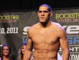 Também rola um remake da Familia Addams para ele